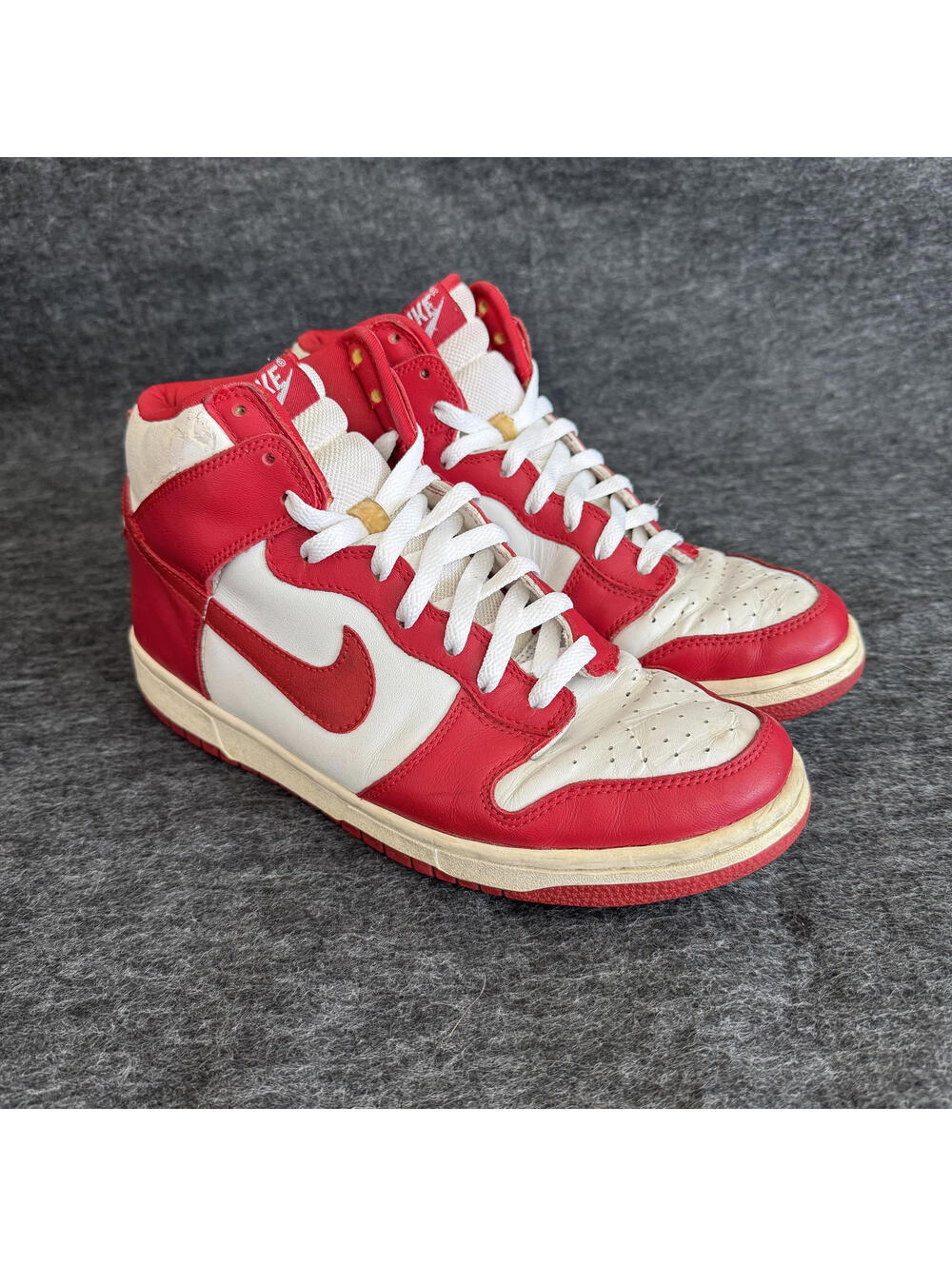 Nike Shoes Men's 9.5 Red Dunk High 2003 304717-661